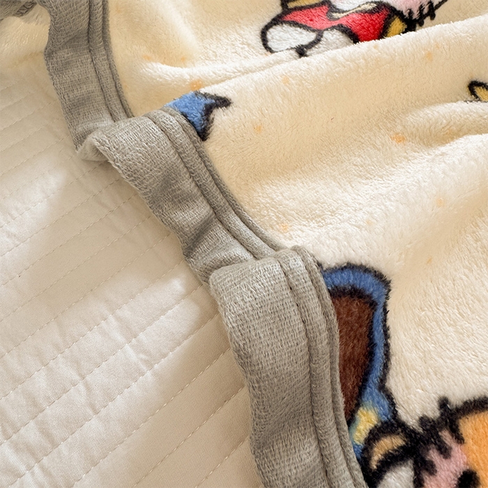 91家纺网 家纺一手货源 找家纺 初念 2025新款正版三丽鸥双面印花牛奶绒多功能四季款毛毯空调毯（撸猫触感，双倍柔软）（提供买家秀） 舒芙蕾-黑皮KT