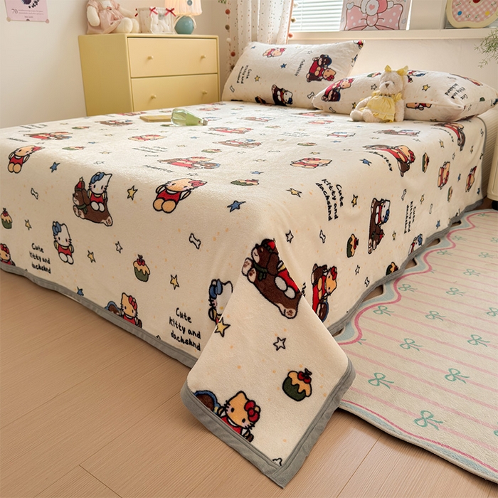 91家纺网 家纺一手货源 找家纺 初念 2025新款正版三丽鸥双面印花牛奶绒多功能四季款毛毯空调毯（撸猫触感，双倍柔软）（提供买家秀） 舒芙蕾-黑皮KT