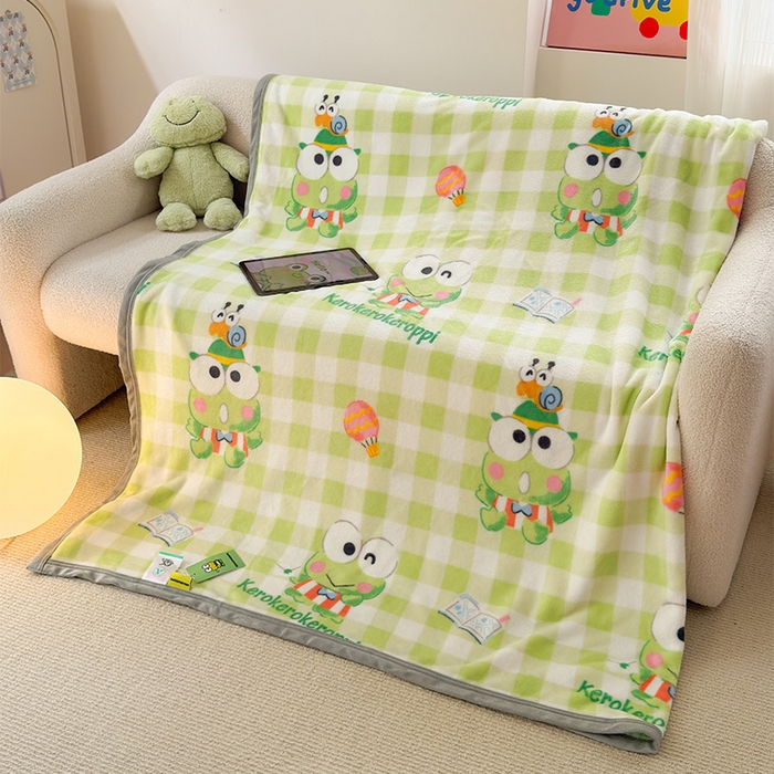 91家纺网 家纺一手货源 找家纺 初念 2025新款正版三丽鸥双面印花牛奶绒多功能四季款毛毯空调毯（撸猫触感，双倍柔软）（提供买家秀） 舒芙蕾-绿格大眼蛙