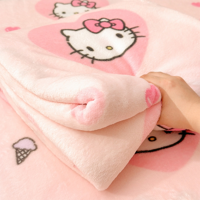 91家纺网 家纺一手货源 找家纺 初念 2025新款正版三丽鸥双面印花牛奶绒多功能四季款毛毯空调毯（撸猫触感，双倍柔软）（提供买家秀） 舒芙蕾-软萌KT