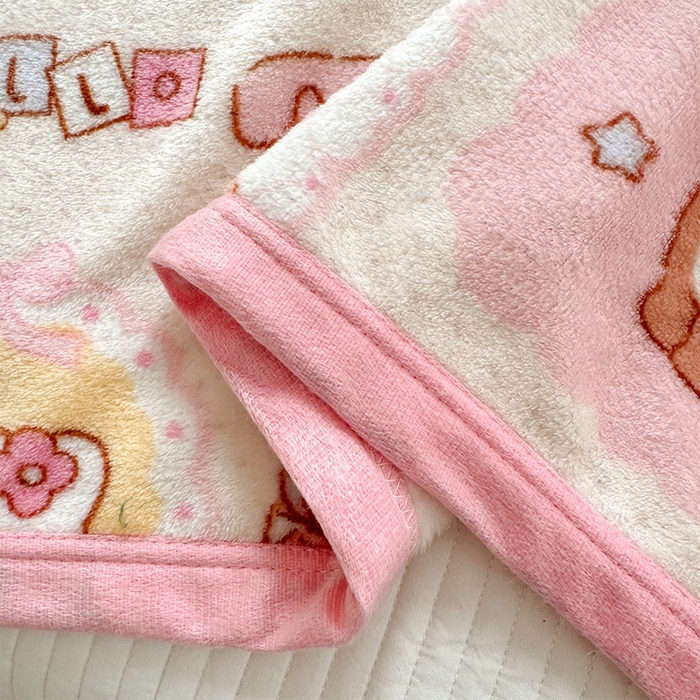 91家纺网 家纺一手货源 找家纺 （总）初念 2025新款正版三丽鸥双面印花牛奶绒多功能四季款毛毯空调毯（撸猫触感，双倍柔软）（提供买家秀）