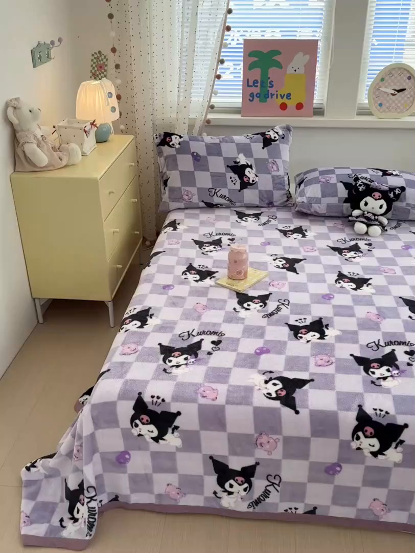 91家纺网 家纺一手货源 找家纺 初念 2025新款正版三丽鸥双面印花牛奶绒多功能四季款毛毯空调毯（撸猫触感，双倍柔软）（提供买家秀） 舒芙蕾-紫格库洛米