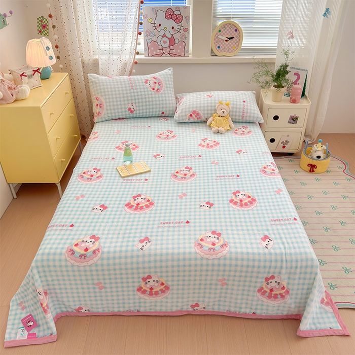 91家纺网 家纺一手货源 找家纺 初念 2025新款正版三丽鸥双面印花牛奶绒多功能四季款毛毯空调毯（撸猫触感，双倍柔软）（提供买家秀） 舒芙蕾-一口蛋糕猫