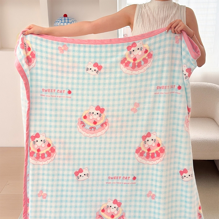 91家纺网 家纺一手货源 找家纺 初念 2025新款正版三丽鸥双面印花牛奶绒多功能四季款毛毯空调毯（撸猫触感，双倍柔软）（提供买家秀） 舒芙蕾-一口蛋糕猫