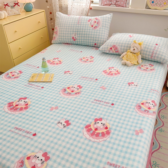 91家纺网 家纺一手货源 找家纺 初念 2025新款正版三丽鸥双面印花牛奶绒多功能四季款毛毯空调毯（撸猫触感，双倍柔软）（提供买家秀） 舒芙蕾-一口蛋糕猫