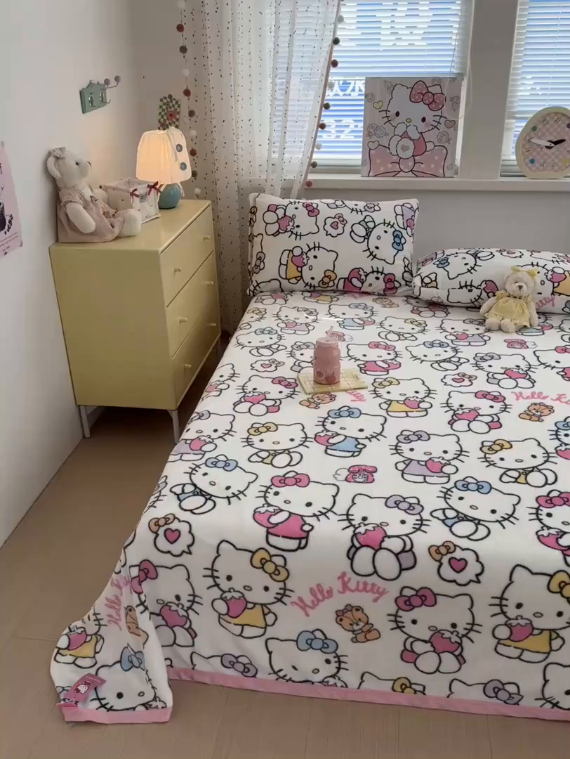 91家纺网 家纺一手货源 找家纺 初念 2025新款正版三丽鸥双面印花牛奶绒多功能四季款毛毯空调毯（撸猫触感，双倍柔软）（提供买家秀） 舒芙蕾-kt日记