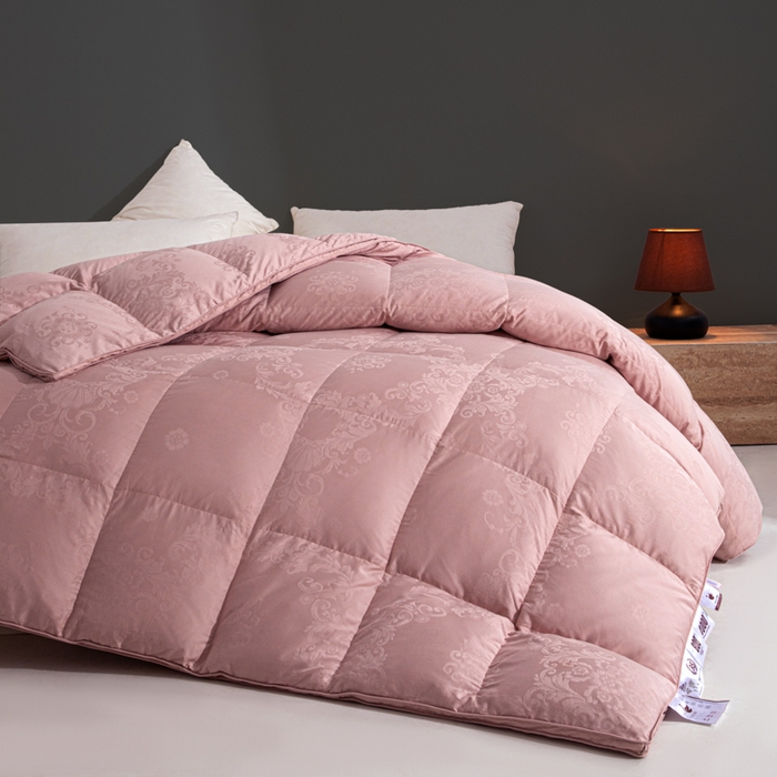 91家纺网 家纺一手货源 找家纺 缔莱（十三铭）被业 2025新款柔赛丝提花羽毛被被子被芯 立体提花-豆沙
