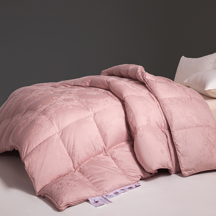 91家纺网 家纺一手货源 找家纺 缔莱（十三铭）被业 2025新款柔赛丝提花羽毛被被子被芯 立体提花-豆沙