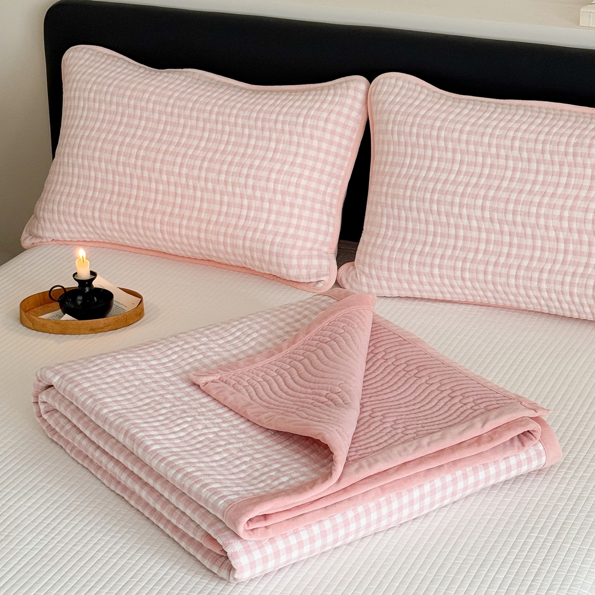 91家纺网 家纺一手货源 找家纺 乐野家居 2025新款A类全棉色织水洗棉棉加绒床盖三件套 粉小格