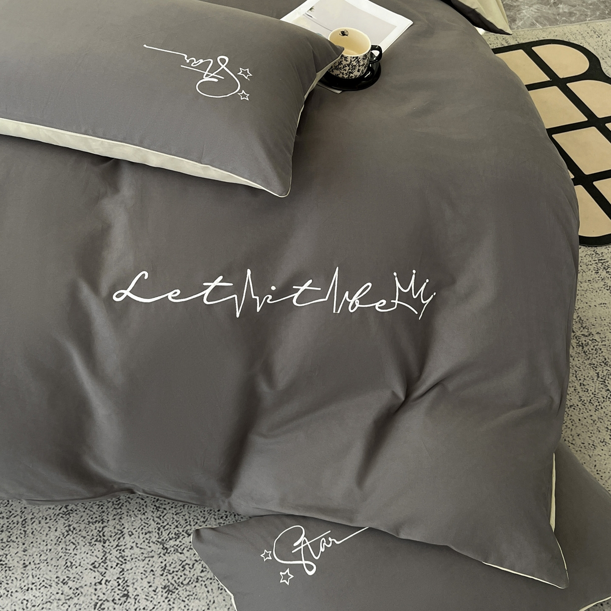 91家纺网 家纺一手货源 找家纺 有点武功  2025新款全棉纯色刺绣磨毛四件套（控价每个尺寸+30元） 黑绿