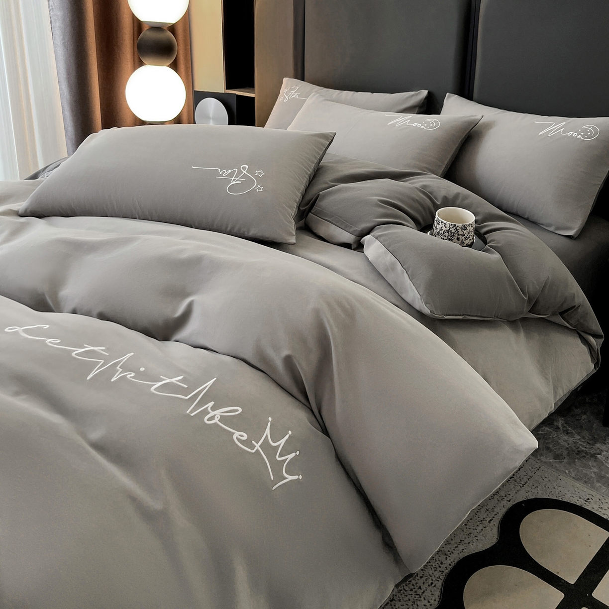 91家纺网 家纺一手货源 找家纺 有点武功  2025新款全棉纯色刺绣磨毛四件套（控价每个尺寸+30元） 浅灰