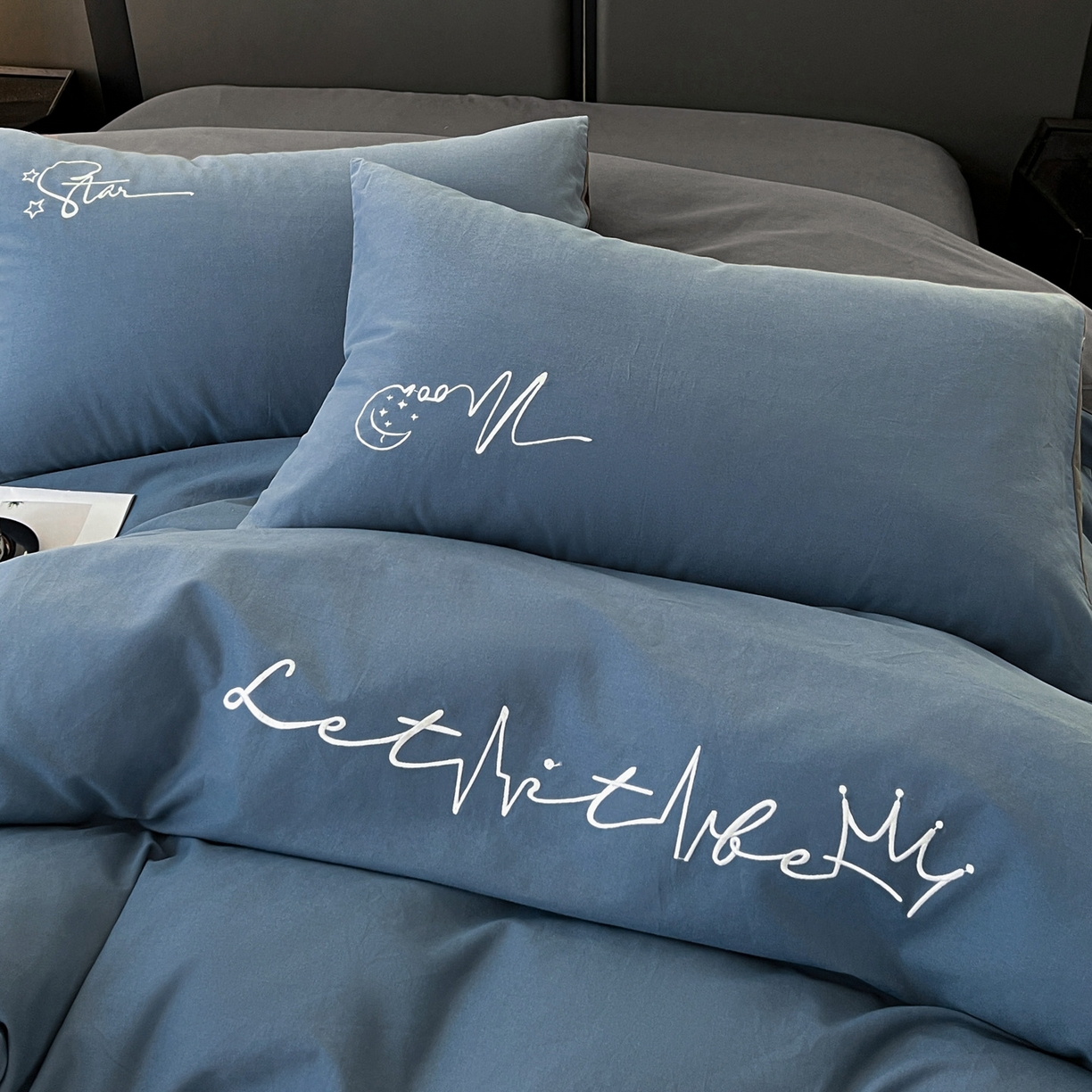 91家纺网 家纺一手货源 找家纺 有点武功  2025新款全棉纯色刺绣磨毛四件套（控价每个尺寸+30元） 深蓝灰