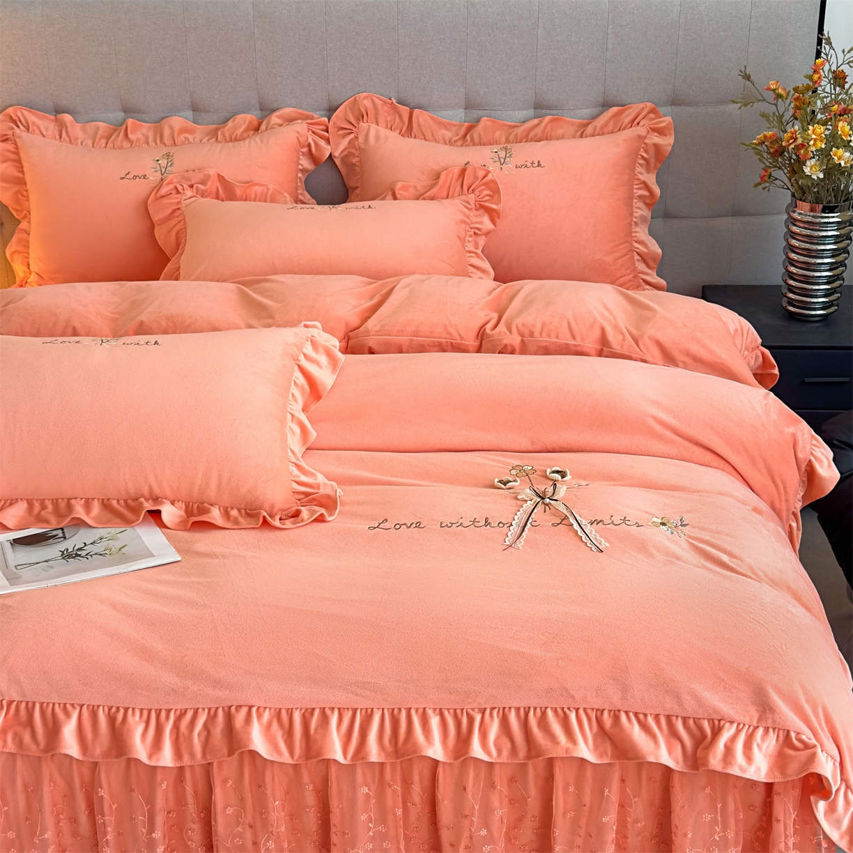 91家纺网 家纺一手货源 找家纺 恒爱家纺 2025新款A类宝宝绒艾薇床裙四件套套件系列 美人玉