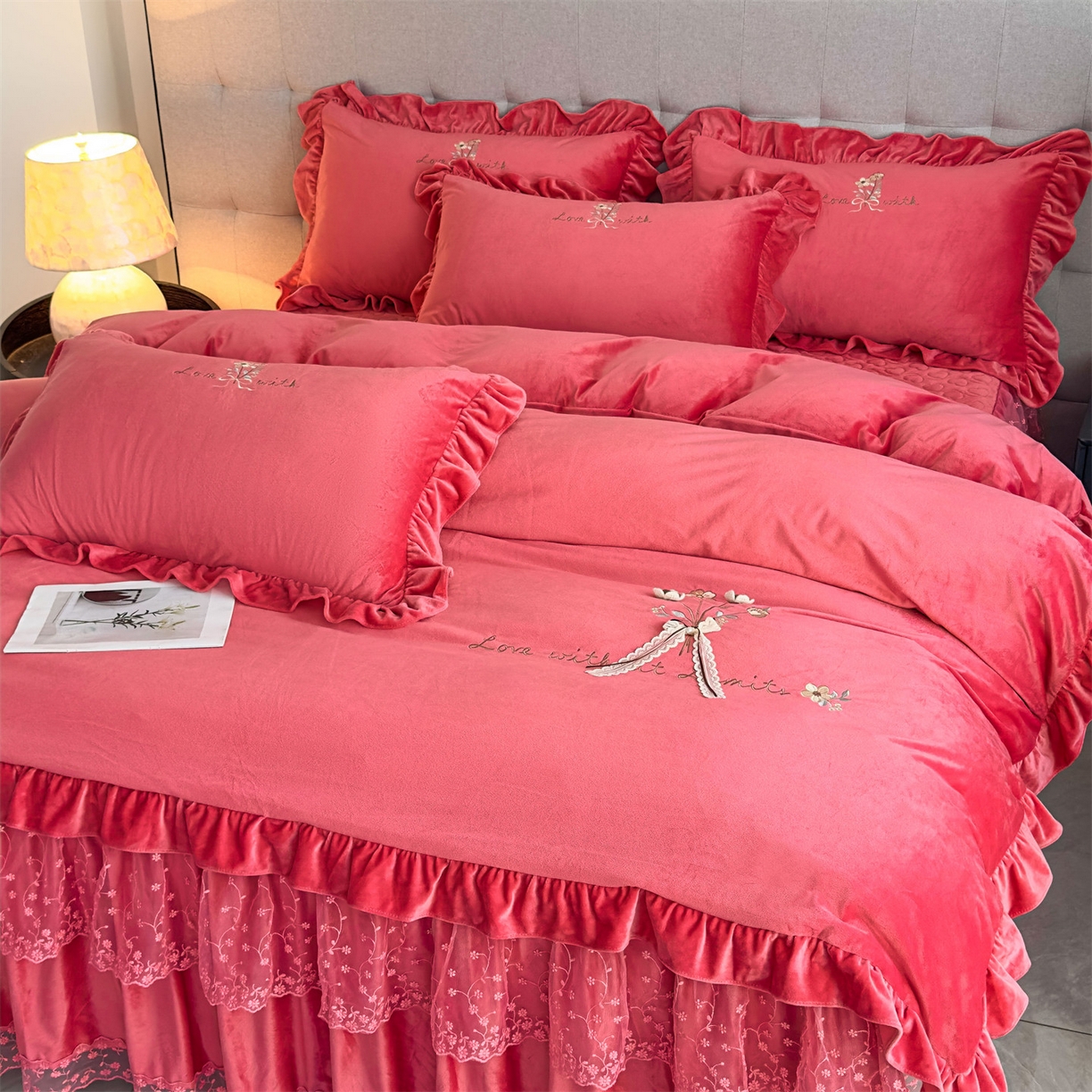 恒爱家纺 2025新款A类宝宝绒艾薇床裙四件套套件系列 豆沙色