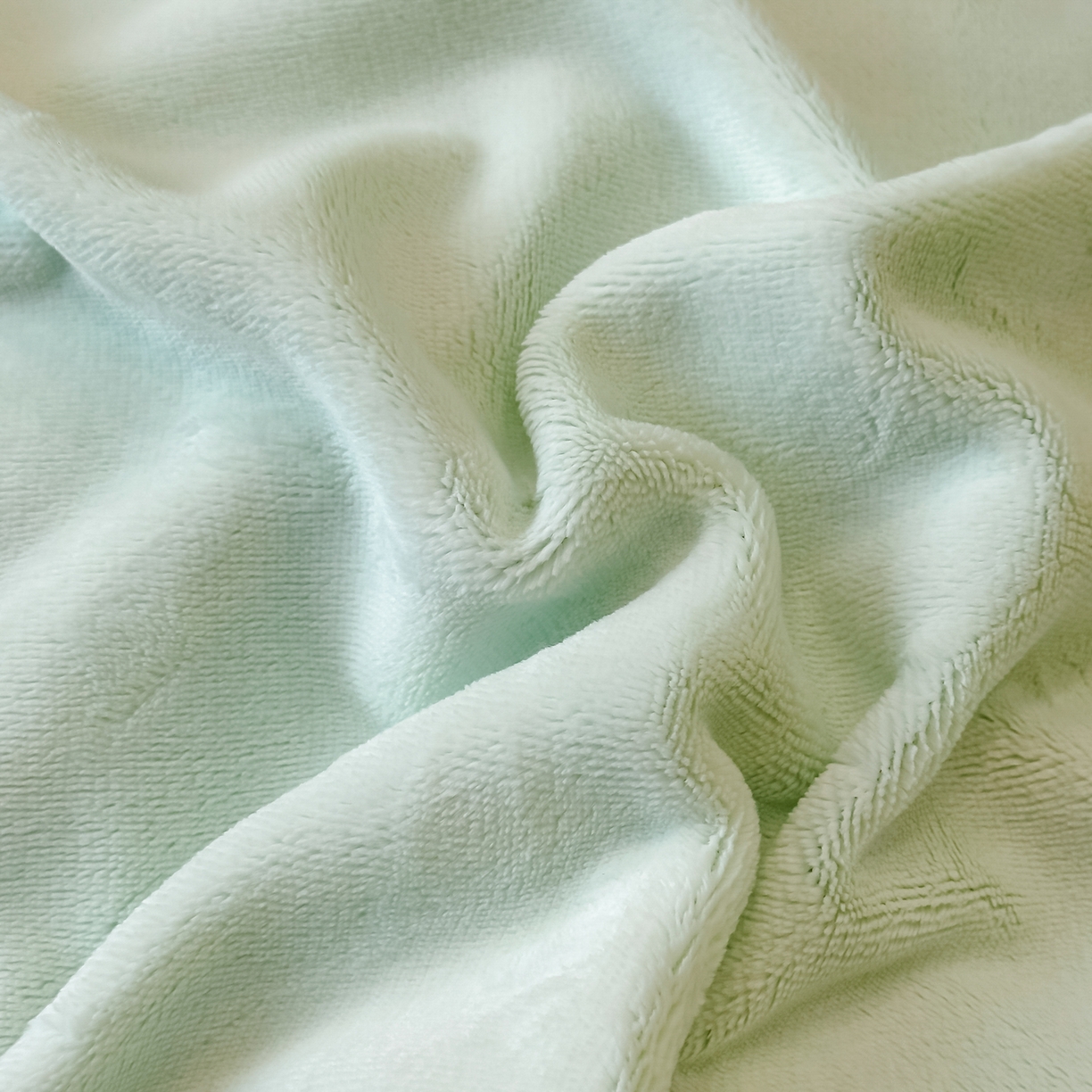 91家纺网 家纺一手货源 找家纺 富米莱（原臻工厂） 2025新款高克重高端刺绣牛奶绒天鹅之恋床盖床单四件套 绒天鹅之恋-柳绿