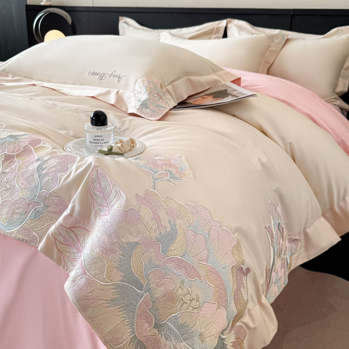 91家纺网 家纺一手货源 找家纺 木子家纺 2025新款亲肤舒适支玉林四件套-锦上添花 锦上添花  白+粉