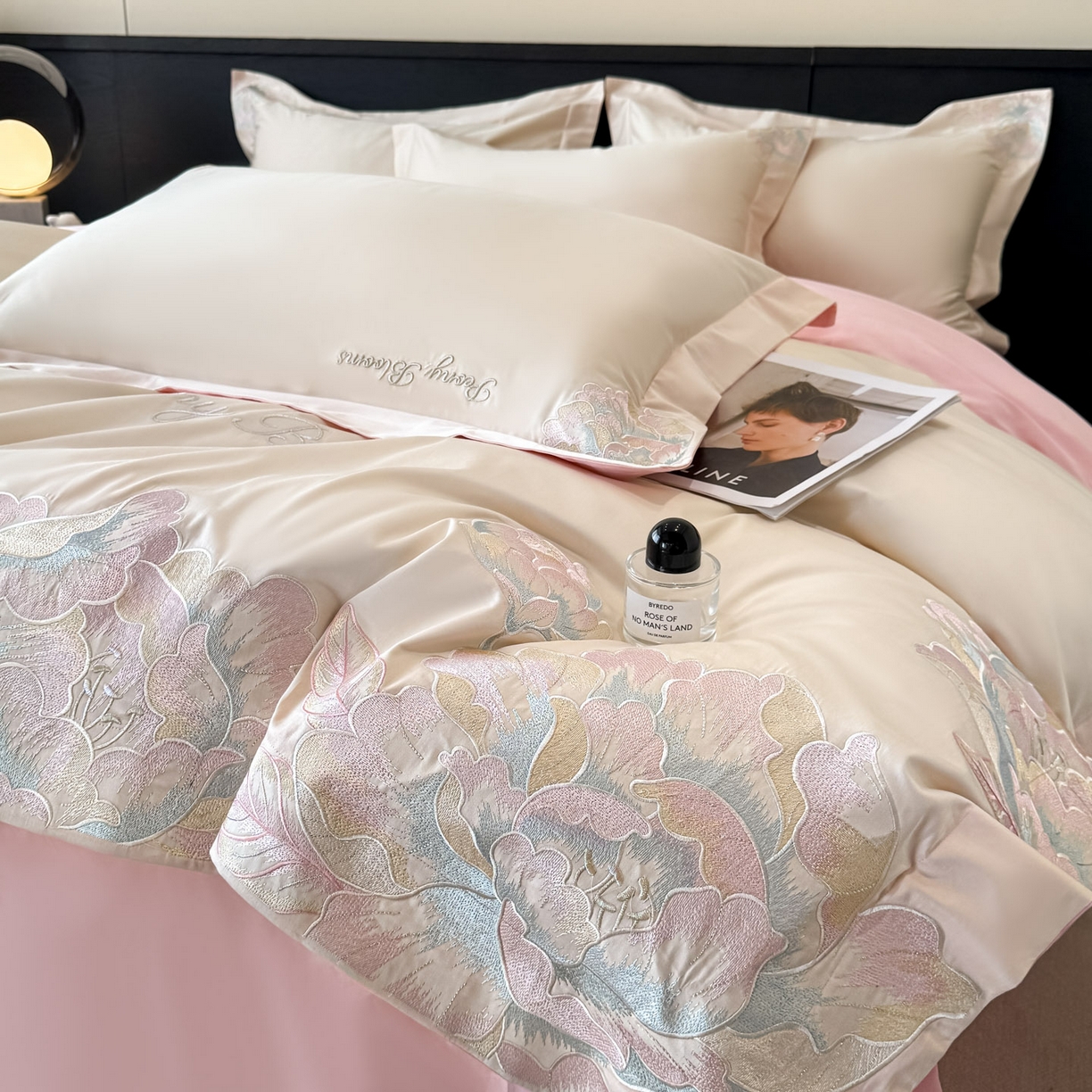 91家纺网 家纺一手货源 找家纺 木子家纺 2025新款亲肤舒适支玉林四件套-锦上添花 锦上添花  白+粉