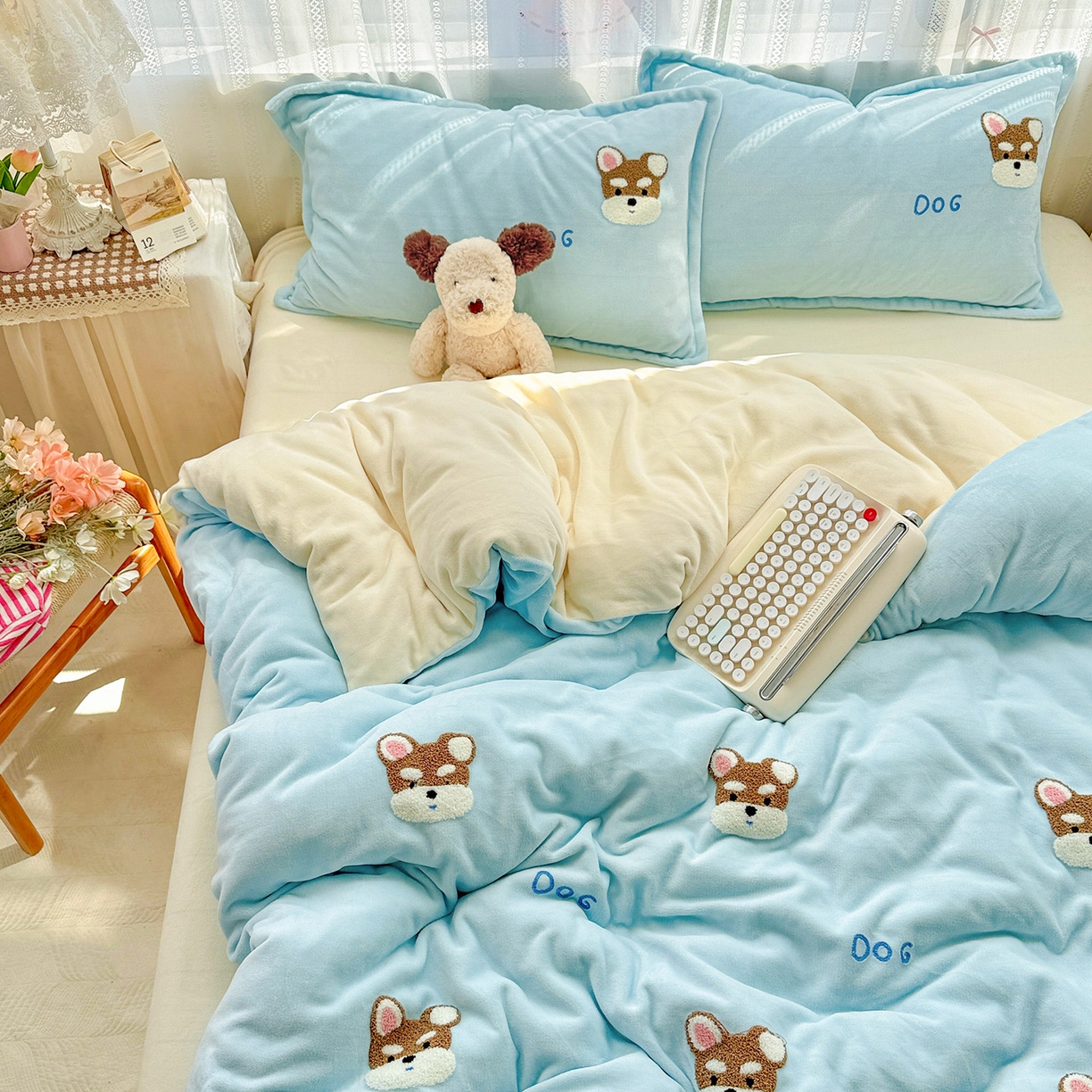 91家纺网 家纺一手货源 找家纺 （总）KT猫直营店 2025新款高克重大版毛巾绣牛奶绒卡通四件套