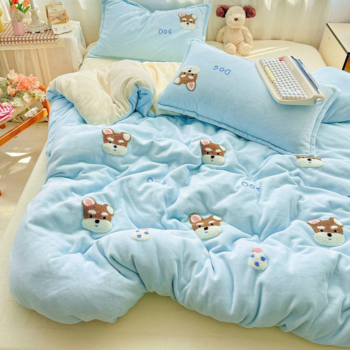 91家纺网 家纺一手货源 找家纺 （总）KT猫直营店 2025新款高克重大版毛巾绣牛奶绒卡通四件套