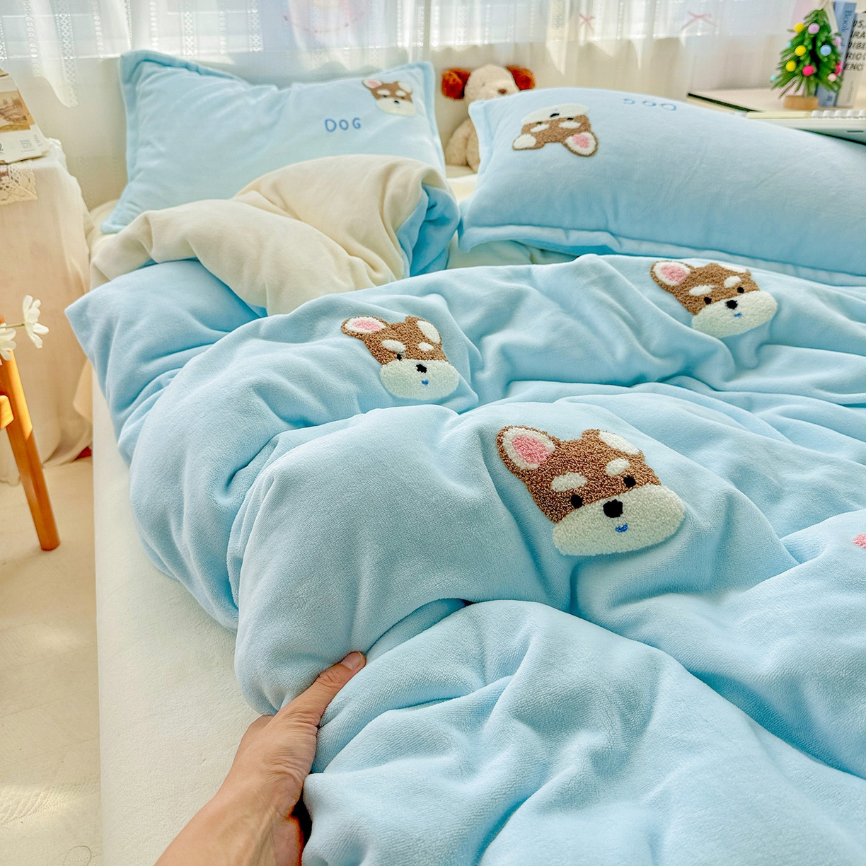 91家纺网 家纺一手货源 找家纺 （总）KT猫直营店 2025新款高克重大版毛巾绣牛奶绒卡通四件套