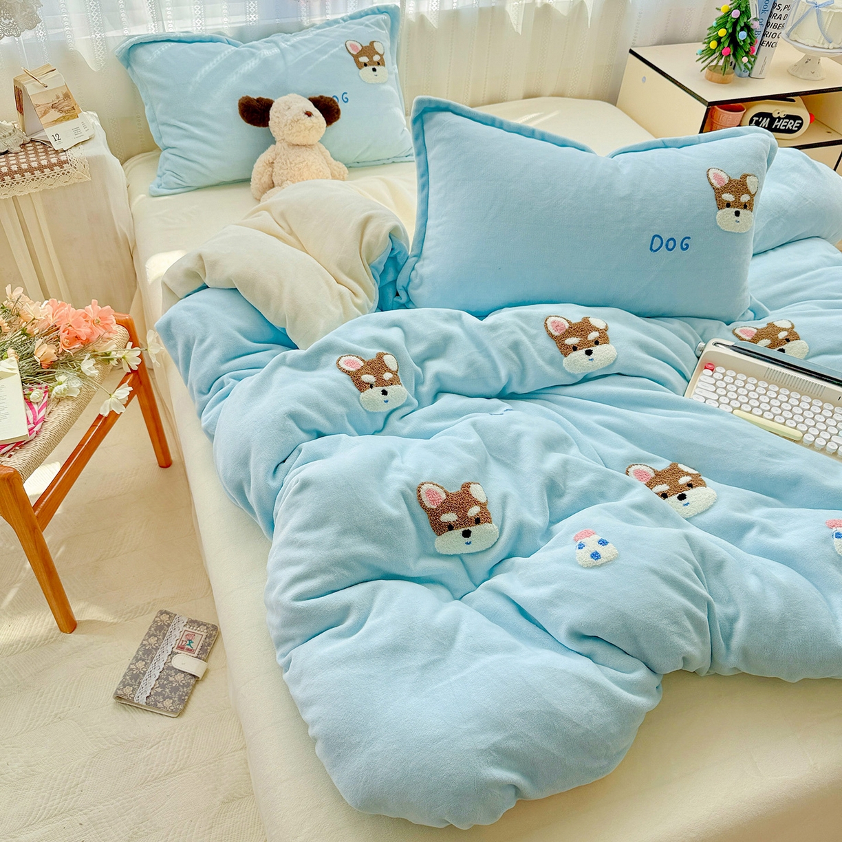 91家纺网 家纺一手货源 找家纺 （总）KT猫直营店 2025新款高克重大版毛巾绣牛奶绒卡通四件套