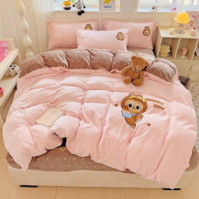 91家纺网 家纺一手货源 找家纺 （总）KT猫直营店 2025新款高克重大毛巾绣牛奶绒卡通四件套