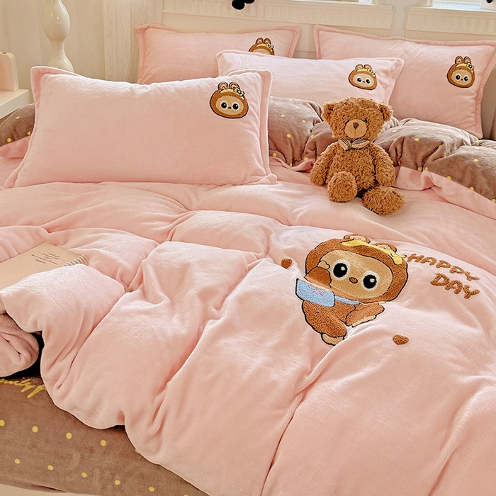 91家纺网 家纺一手货源 找家纺 （总）KT猫直营店 2025新款高克重大毛巾绣牛奶绒卡通四件套