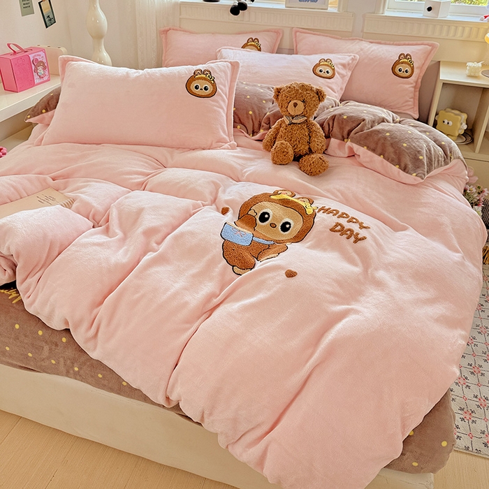 91家纺网 家纺一手货源 找家纺 （总）KT猫直营店 2025新款高克重大毛巾绣牛奶绒卡通四件套