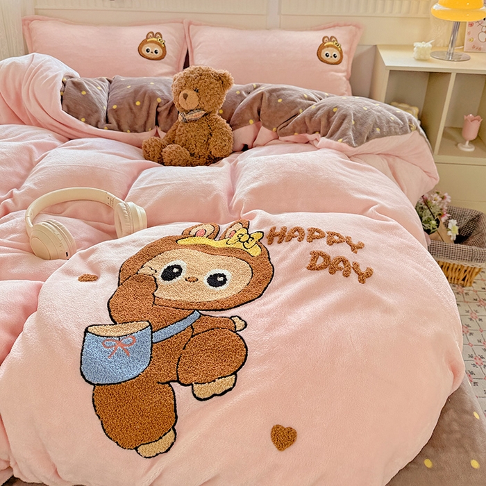 91家纺网 家纺一手货源 找家纺 （总）KT猫直营店 2025新款高克重大毛巾绣牛奶绒卡通四件套