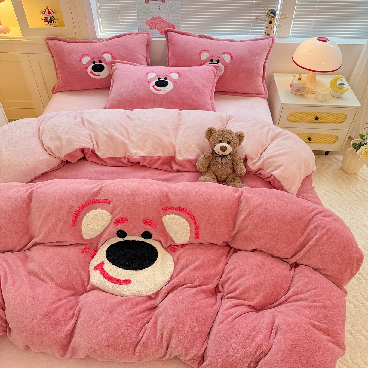 91家纺网 家纺一手货源 找家纺 （总）KT猫直营店 2025新款高克重大版毛巾绣牛奶绒卡通四件套