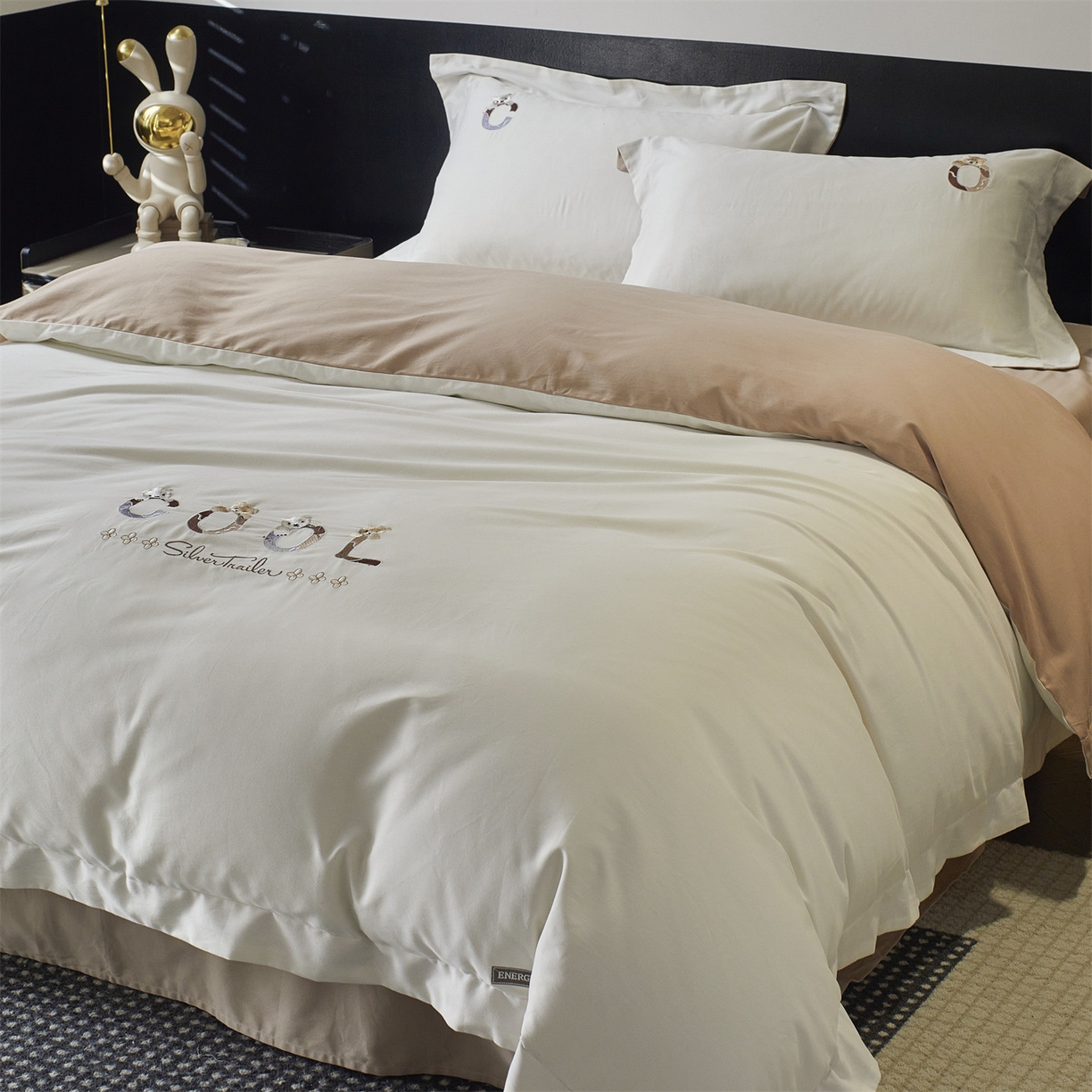 91家纺网 家纺一手货源 找家纺 鼎飞家纺 2025新款全棉磨毛刺绣四件套系列-梵 梵-奶油白