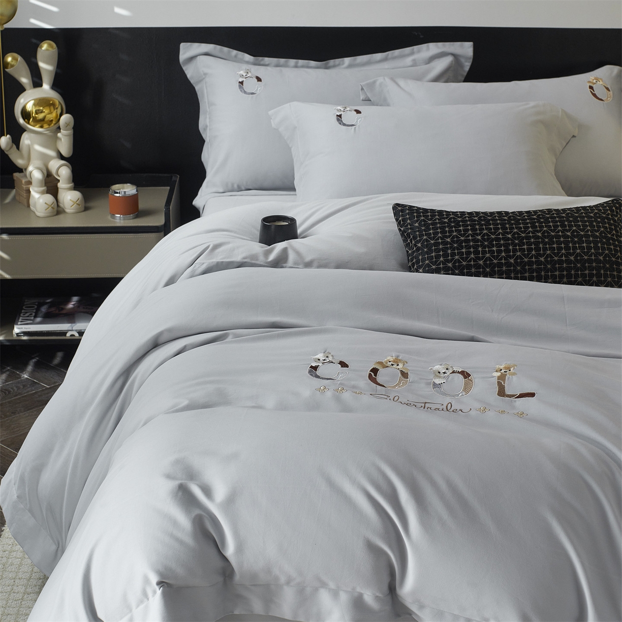 91家纺网 家纺一手货源 找家纺 鼎飞家纺 2025新款全棉磨毛刺绣四件套系列-梵 梵-雅灰