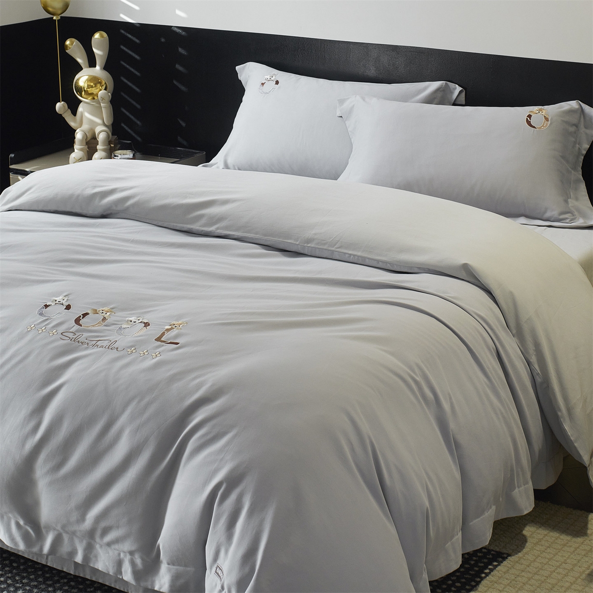 91家纺网 家纺一手货源 找家纺 鼎飞家纺 2025新款全棉磨毛刺绣四件套系列-梵 梵-雅灰