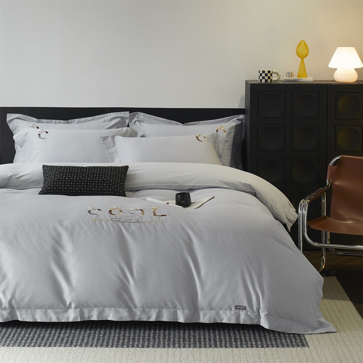 91家纺网 家纺一手货源 找家纺 鼎飞家纺 2025新款全棉磨毛刺绣四件套系列-梵 梵-雅灰