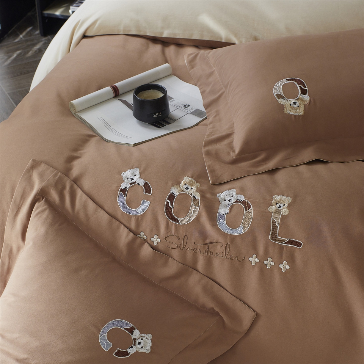 91家纺网 家纺一手货源 找家纺 鼎飞家纺 2025新款全棉磨毛刺绣四件套系列-梵 梵-卡布基诺