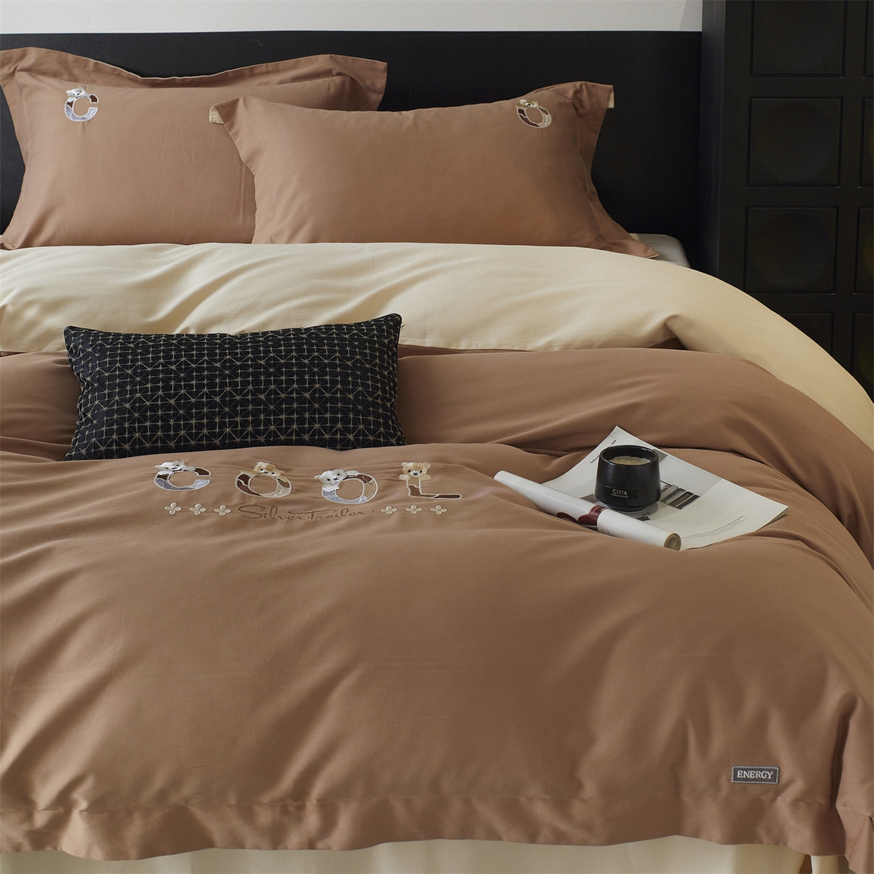 91家纺网 家纺一手货源 找家纺 鼎飞家纺 2025新款全棉磨毛刺绣四件套系列-梵 梵-卡布基诺