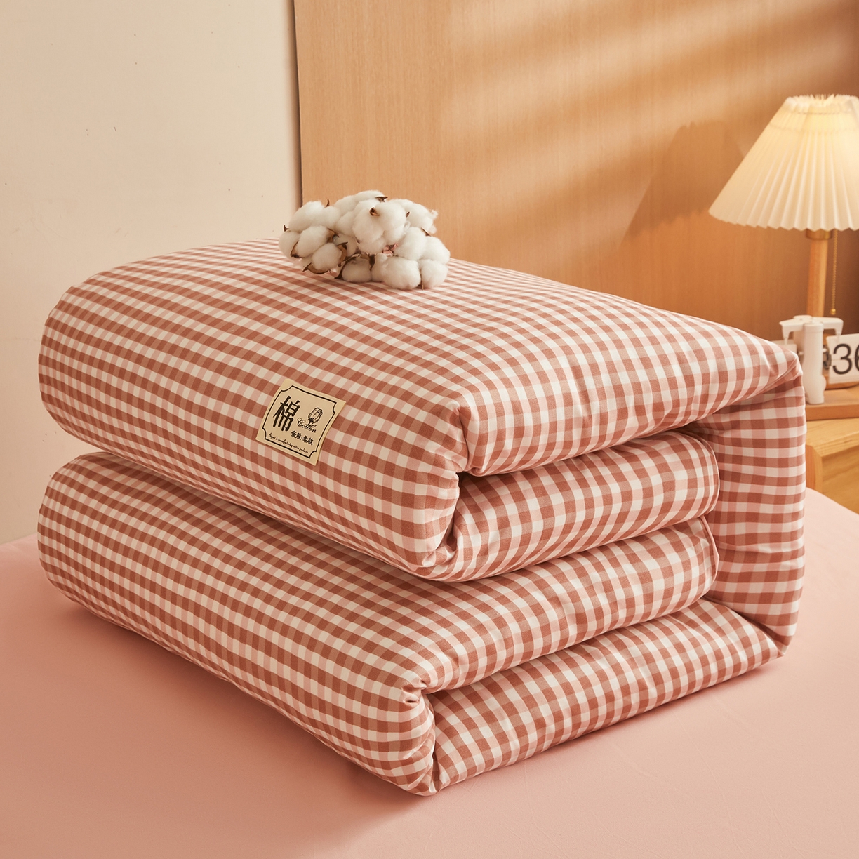 91家纺网 家纺一手货源 找家纺 逸居家纺  2025新款A类可拆洗水洗棉棉花被冬被 橘红小格