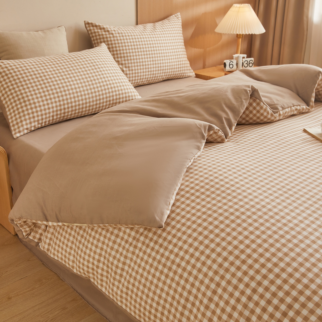 91家纺网 家纺一手货源 找家纺 逸居家纺  2025新款A类可拆洗水洗棉棉花被冬被 咖小格