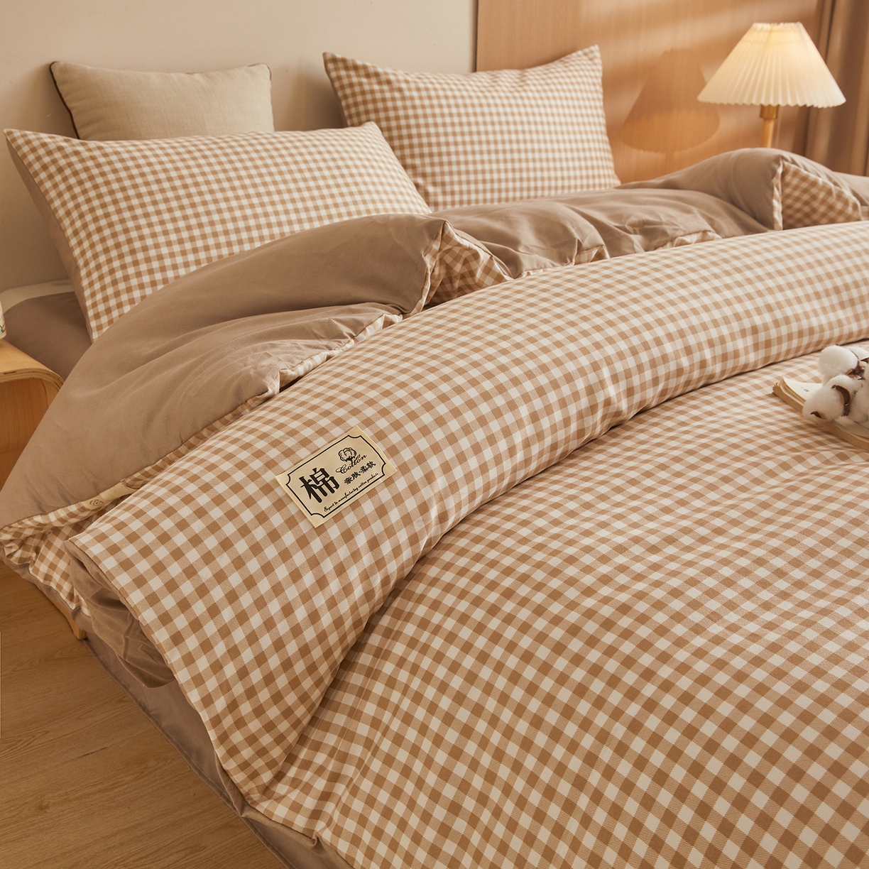 91家纺网 家纺一手货源 找家纺 逸居家纺  2025新款A类可拆洗水洗棉棉花被冬被 咖小格