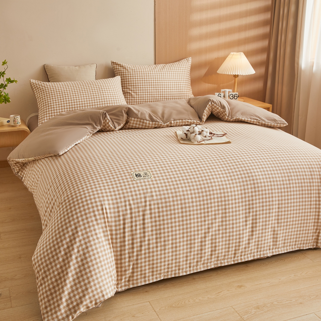 91家纺网 家纺一手货源 找家纺 逸居家纺  2025新款A类可拆洗水洗棉棉花被冬被 咖小格