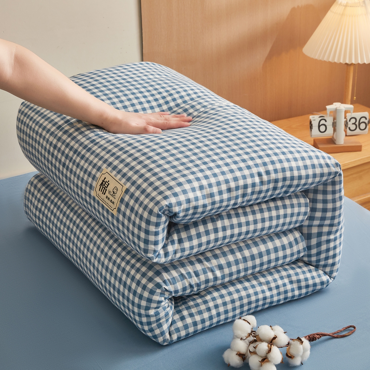 91家纺网 家纺一手货源 找家纺 逸居家纺  2025新款A类可拆洗水洗棉棉花被冬被 蓝小格