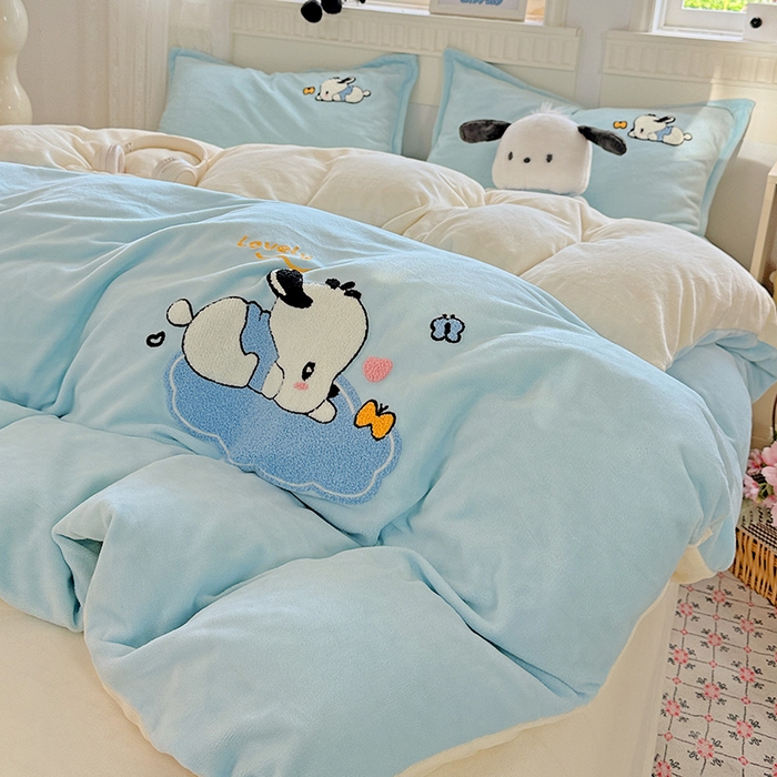 91家纺网 家纺一手货源 找家纺 KT猫直营店 2025新款高克重大毛巾绣牛奶绒卡通四件套 快乐小狗