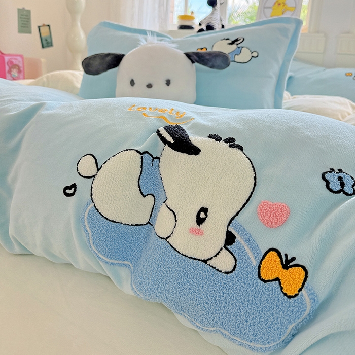 91家纺网 家纺一手货源 找家纺 KT猫直营店 2025新款高克重大毛巾绣牛奶绒卡通四件套 快乐小狗