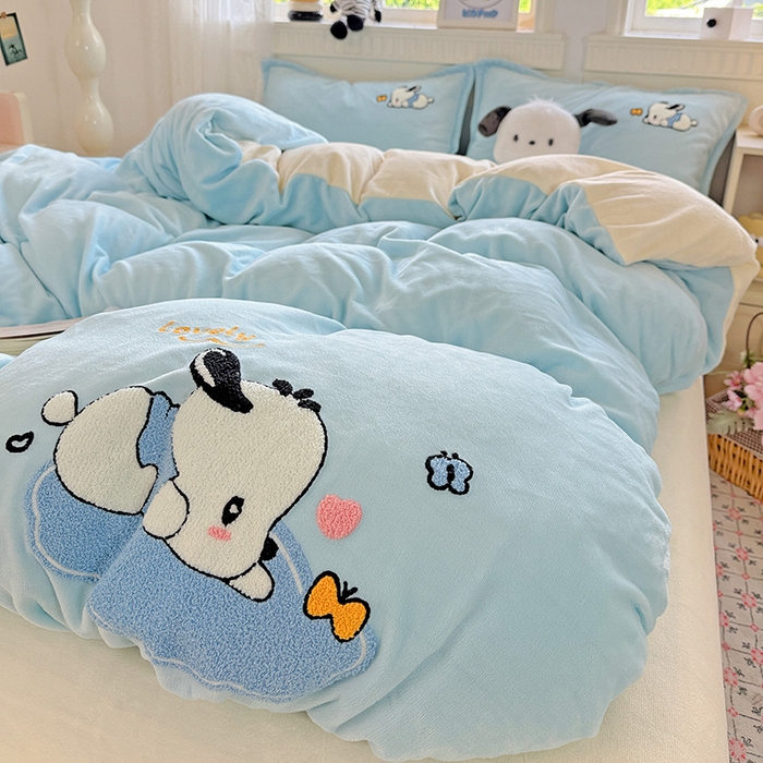 91家纺网 家纺一手货源 找家纺 KT猫直营店 2025新款高克重大毛巾绣牛奶绒卡通四件套 快乐小狗