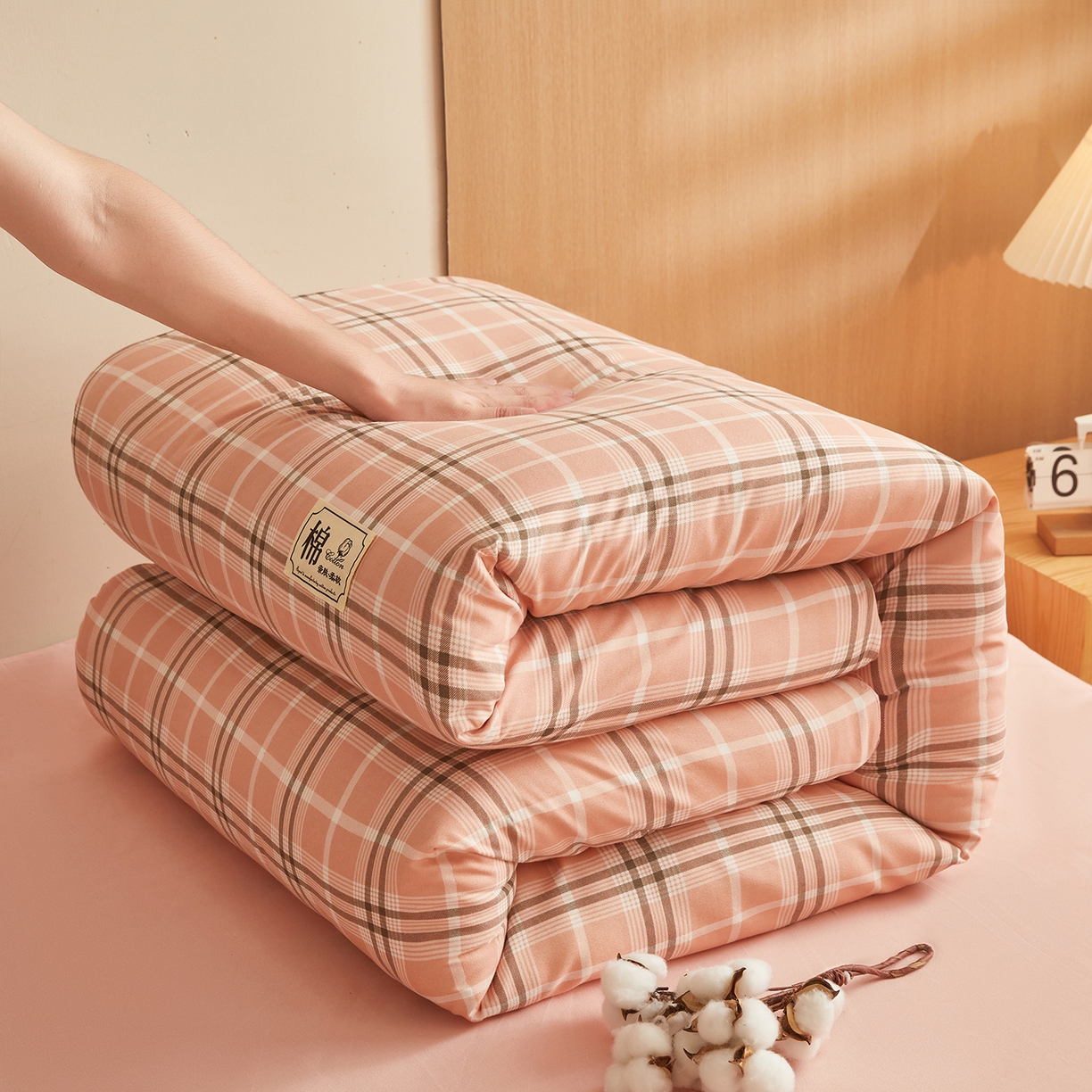 91家纺网 家纺一手货源 找家纺 逸居家纺  2025新款A类可拆洗水洗棉棉花被冬被 韶华粉