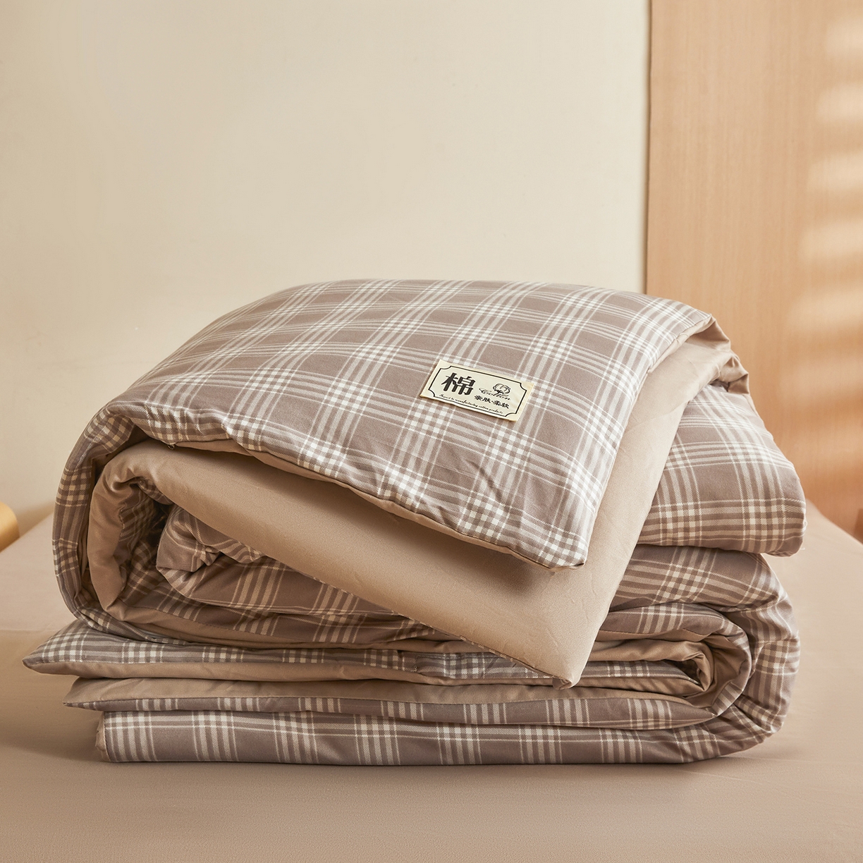 91家纺网 家纺一手货源 找家纺 逸居家纺  2025新款A类可拆洗水洗棉棉花被冬被 深咖格