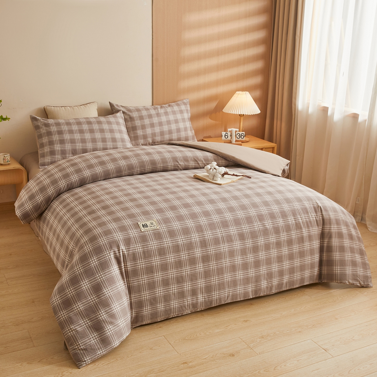 91家纺网 家纺一手货源 找家纺 逸居家纺  2025新款A类可拆洗水洗棉棉花被冬被 深咖格