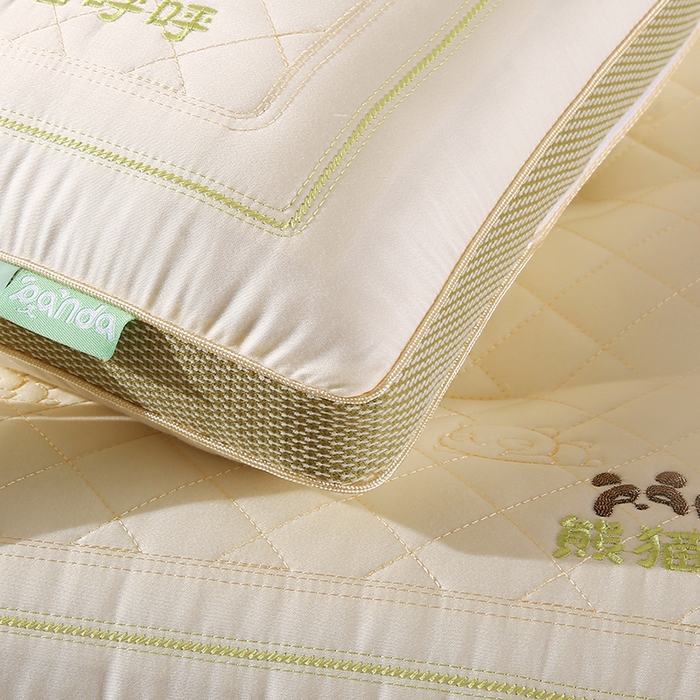 91家纺网 家纺一手货源 找家纺 金牛枕芯 2025新款熊猫呼呼乳胶夹层儿童成人枕头枕芯 熊猫趴趴-绿