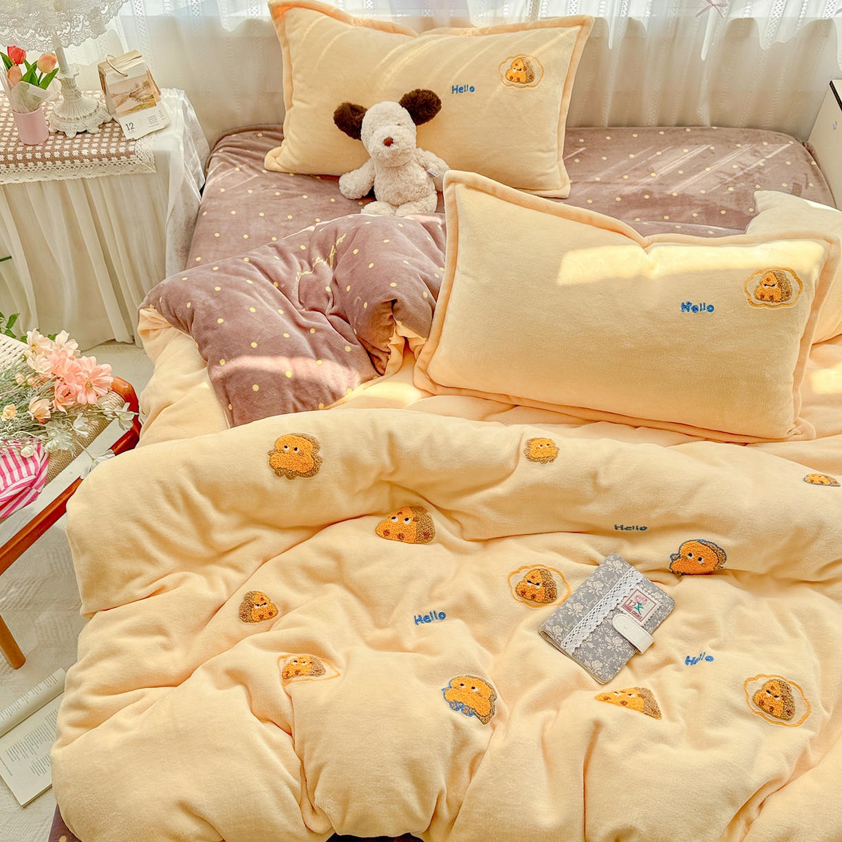 KT猫直营店 2025新款高克重大版毛巾绣牛奶绒卡通四件套 芝士面包仔