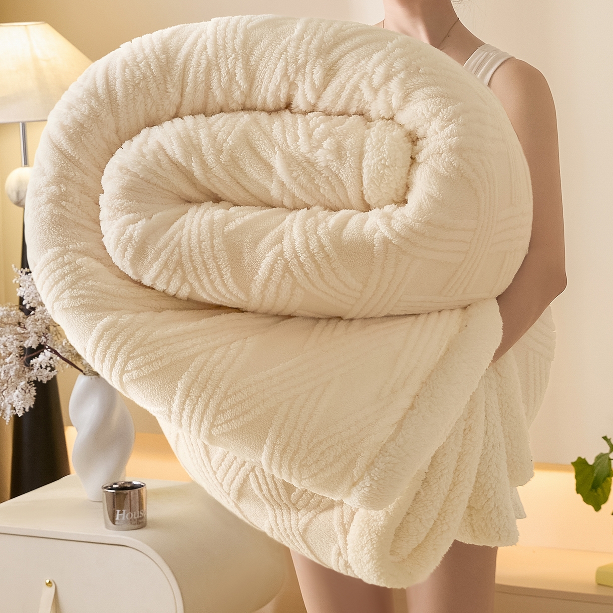 91家纺网 家纺一手货源 找家纺 欧邦 2025新款提花塔芙绒羊羔绒毛毯-素简系列 素简-米白